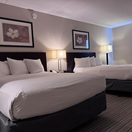 Hotel Ramada By Wyndham Londra Esterno foto