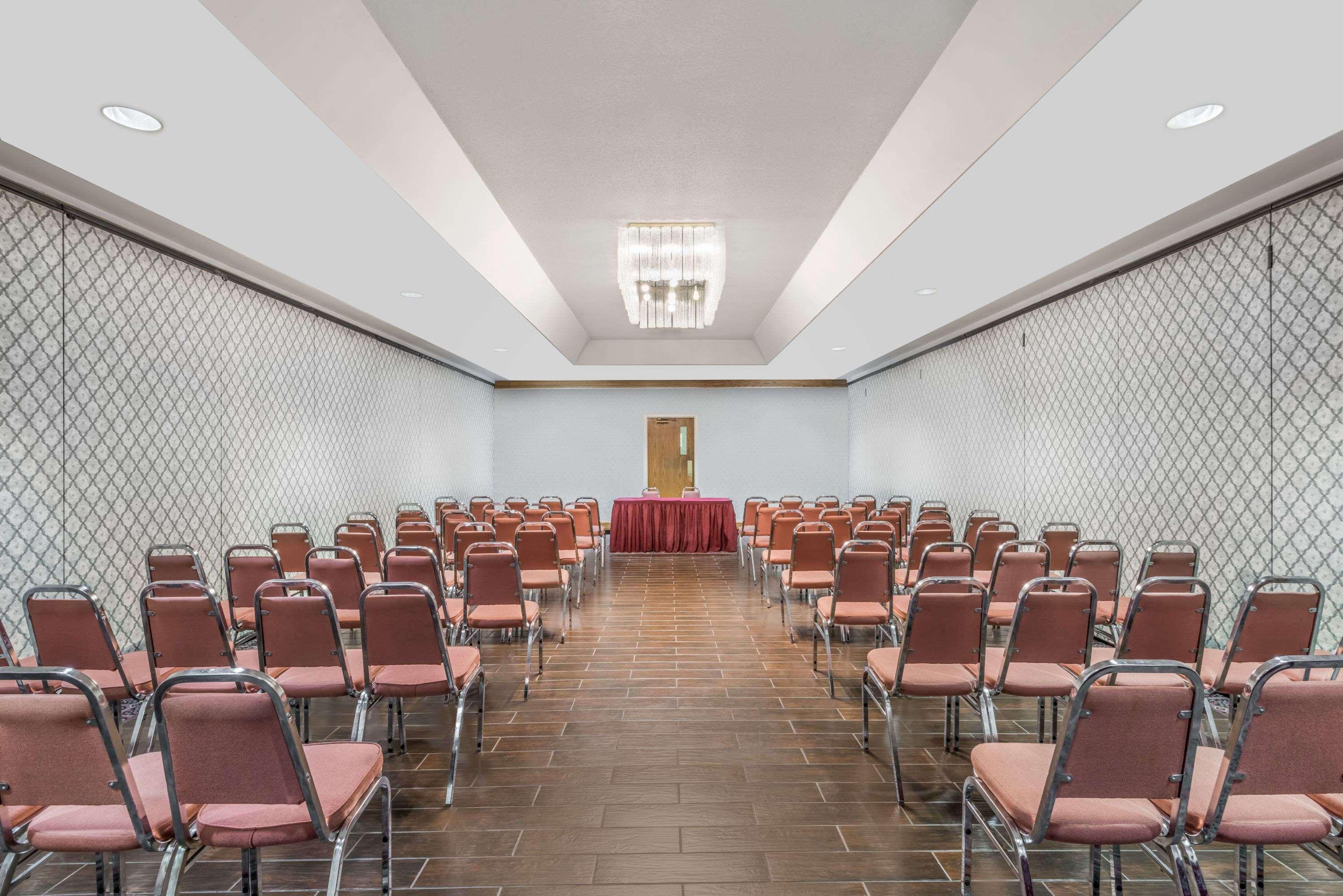 Hotel Ramada By Wyndham Londra Esterno foto