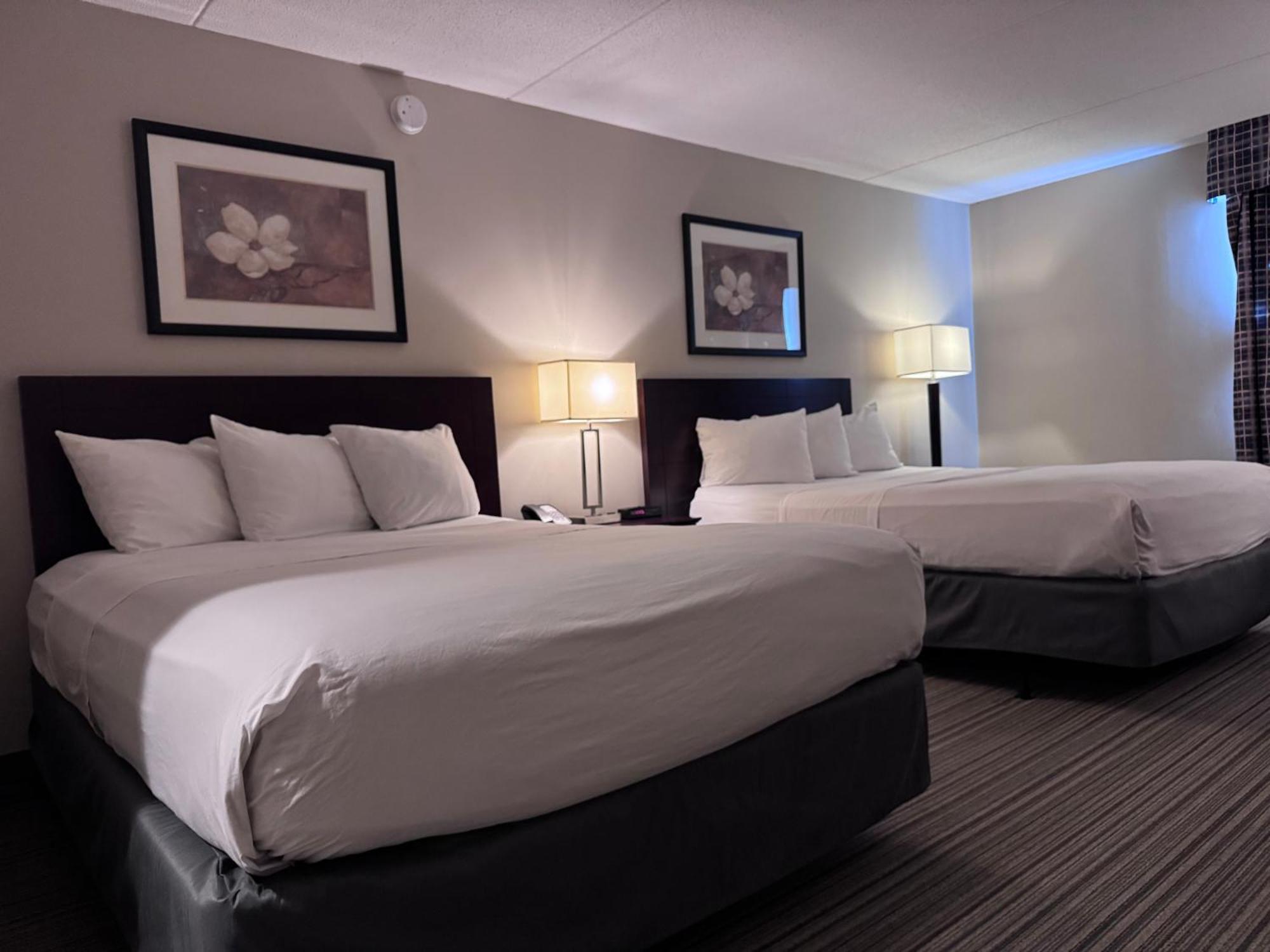 Hotel Ramada By Wyndham Londra Esterno foto
