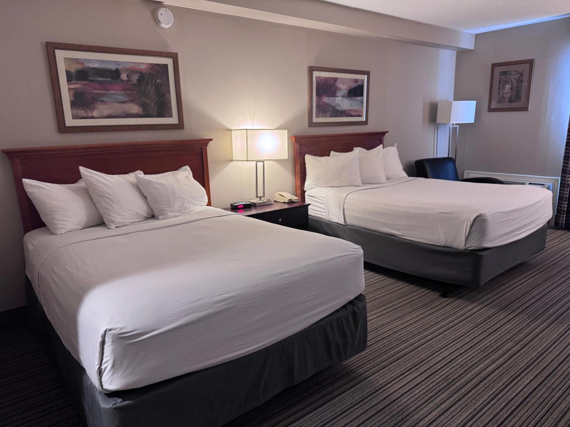 Hotel Ramada By Wyndham Londra Esterno foto