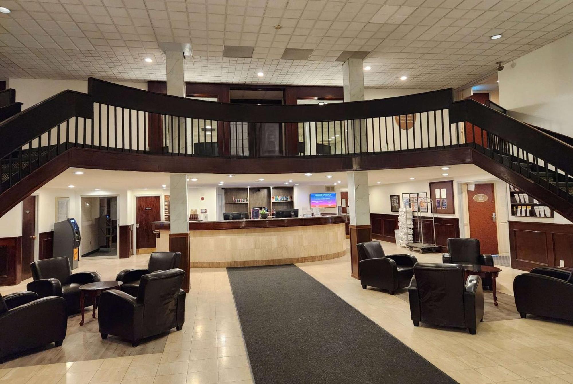 Hotel Ramada By Wyndham Londra Esterno foto