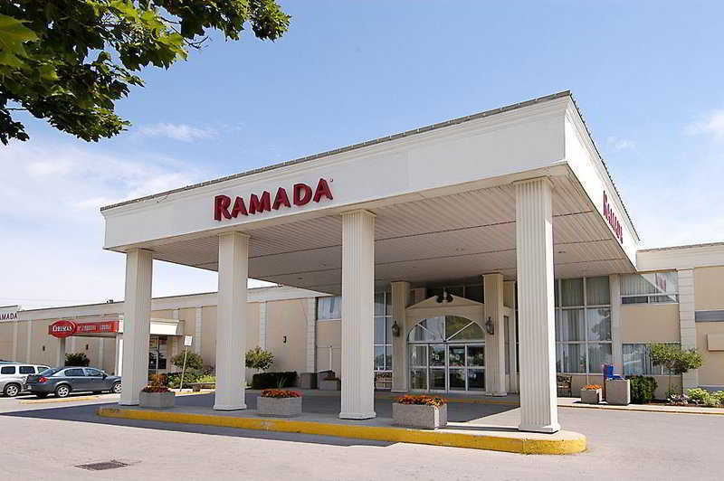 Hotel Ramada By Wyndham Londra Esterno foto